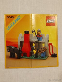 LEGO Castle 6040 Blacksmith Shop - 2