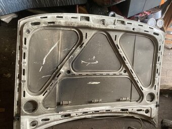 Predam predni kapotu VW Passat B3 - 2