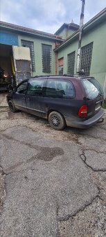 Rozpredám Chrysler voyager 2.5 td - 2