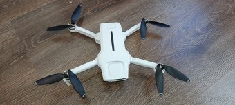 Dron Xiaomi FIMI X8 Mini V1 s 3 batériami - 2
