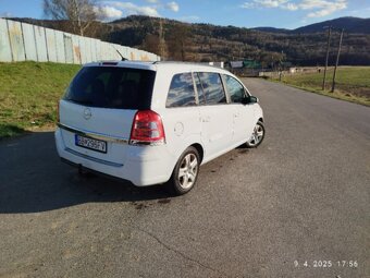 Opel Zafira B - 2