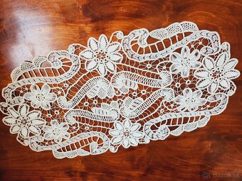 1. Krásna maslová jemná macrame dečka zdobená kvetmi 30x60 - 2