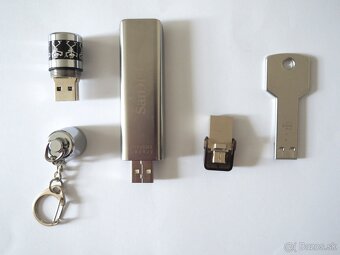 USB kľúče 4ks - 2