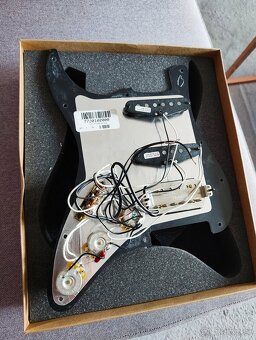 Stratocaster prewired pickguard - 2