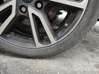 3v1 Zimne pneu 225/45R17 na diskoch + snimace tlaku - 2