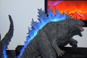 Figurka Godzilla LED podsvietenie - 2