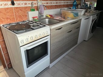 Kuchynská linka - 2