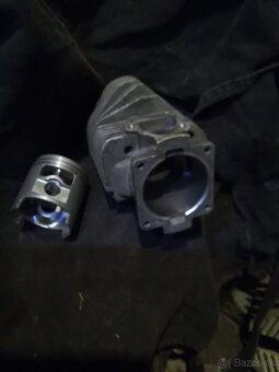 Predám valec s piestom na STIHL 50 - 2