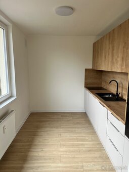 Predaj štýlového,veľkého 3 izbové bytu v centre Nitry - 2