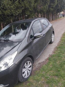 Peugeot 208 - 2