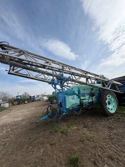 Postrekovač Berthoud 4000 l -36m - 2