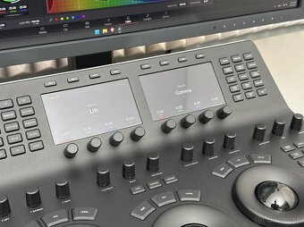 Blackmagic Design DaVinci Resolve Mini Panel - 2