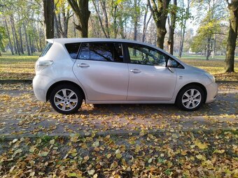 Toyota Verso, Strieborná metalíza pastelová - 2