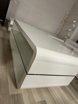 moderný biely kávový stolík - 2