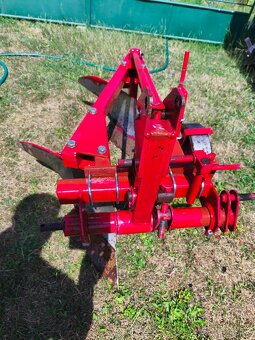 Predám nastaviteľný pluh dvoják Wirax za malotraktor - 2