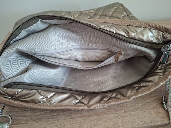 Crossbody kabelka. - 2