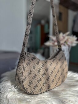 Guess kabelka cez plece - 2