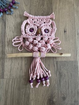 Sovičky sediace na konári - 2