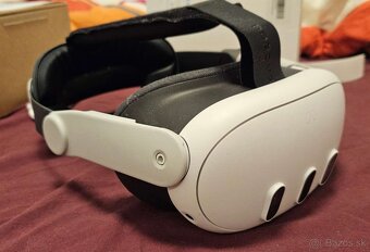 Meta Quest 3 - 128 GB VR headset + BoboVR headstrap - 2