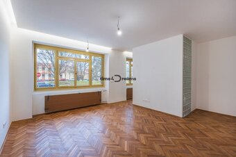 NA PREDAJ posledný štýlový byt v centre Nitry - 2