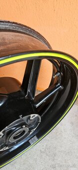 Honda CBR 600 F zadné koleso - 2