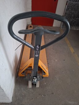 Paletovy vozik 3000kg - 2