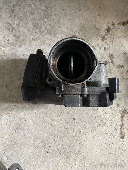 Predam EGR so škrtiacou klapkou z Audi A4B7 - 2
