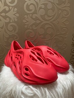 Yeezy foam runner red - 2