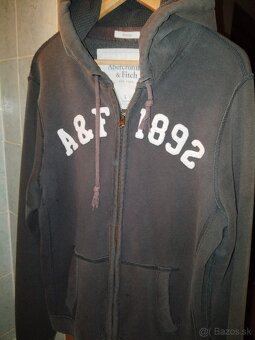 Abercrombie &, Fitch - 2