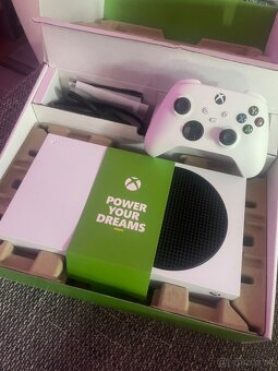 Predám Xbox série S - 2