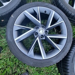 VEGA alu Superb III 235/40/19 - 2