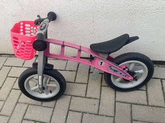 Ružové First bike odrážadlo s košíkom - 2