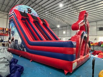 Skákaci hrad Spiderman - 2