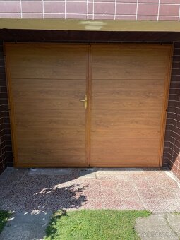 Dvojkridlova garážová brána - 2
