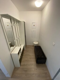 2 izbový byt s podzemným parkovacím sťatím v Ružinove - 2