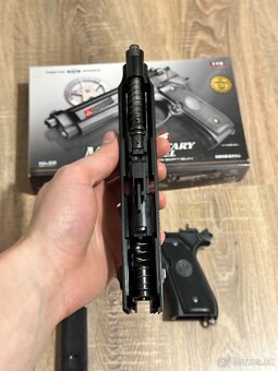 Krátka airsoftová zbraň m9 - 2