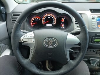 toyota Hilux 3.0 4x4 - 2