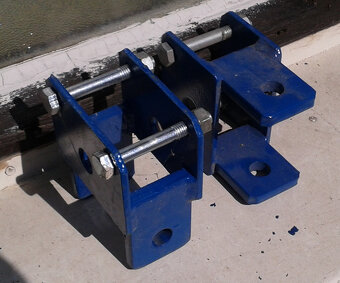 Predám nový záves- držiak náradia na Agzat,Vari atd. - 2