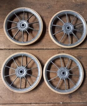 Retro kolieska z detského kočárika - 2