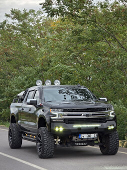 Predný pevnostný náraznik Chevy Silverado 2019 - 2