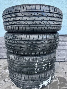 Bridgestone 215/60 R17 - 2