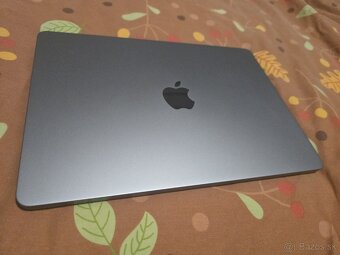 Macbook air 2022. M2  8/256gb nepouživaný - 2