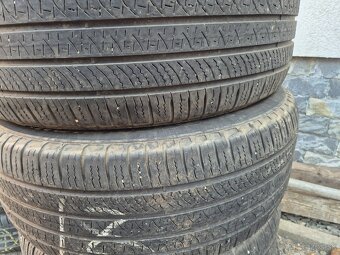 Predam celorocne pneu 255/55R20 Pirelli - 2