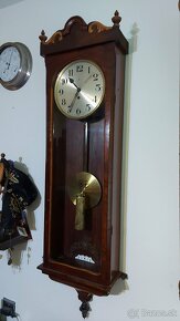 Predám funkčné starožitné pondusové hodiny Gustav Becker (ti - 2