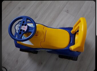 Detske odrážadlo s opierkou - auto - 2