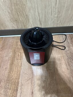 Predám elektrický odšťavovač na citrusy - 2