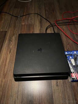 Playstation 4 Slim - 2