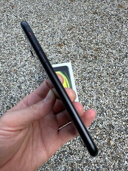 iPhone SE 2020 128GB - baterie 100% - 2