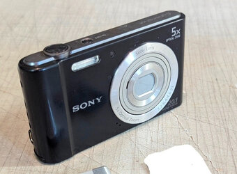 Predam fotoaparat Sony, 20,1 MPix, v krabici, ako novy. - 2