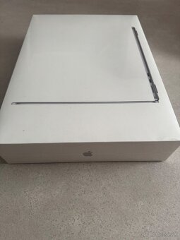 MacBook Air 13.6-inch 256GB - 2